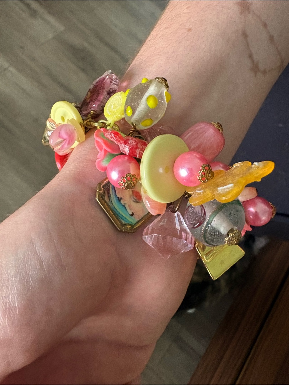 Vintage style Pink & Yellow Christmas charm Bracelet - Picture 3 of 10